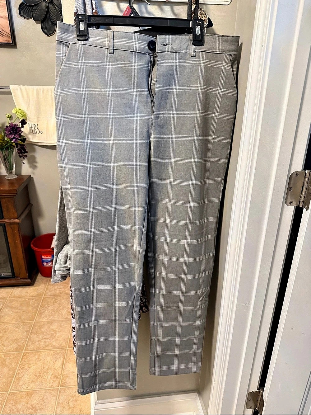 Open Edit Plaid Straight-Leg Pants in Gray & White